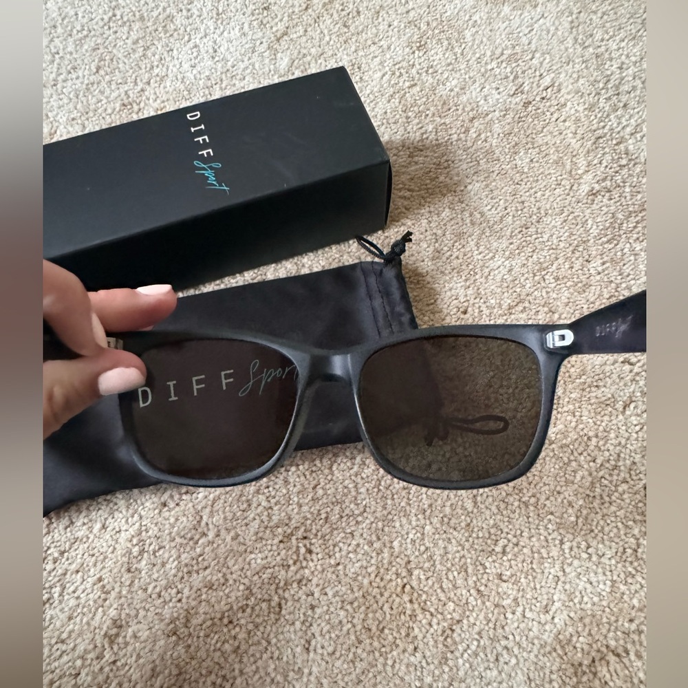 Diff Sunglasses - image 4